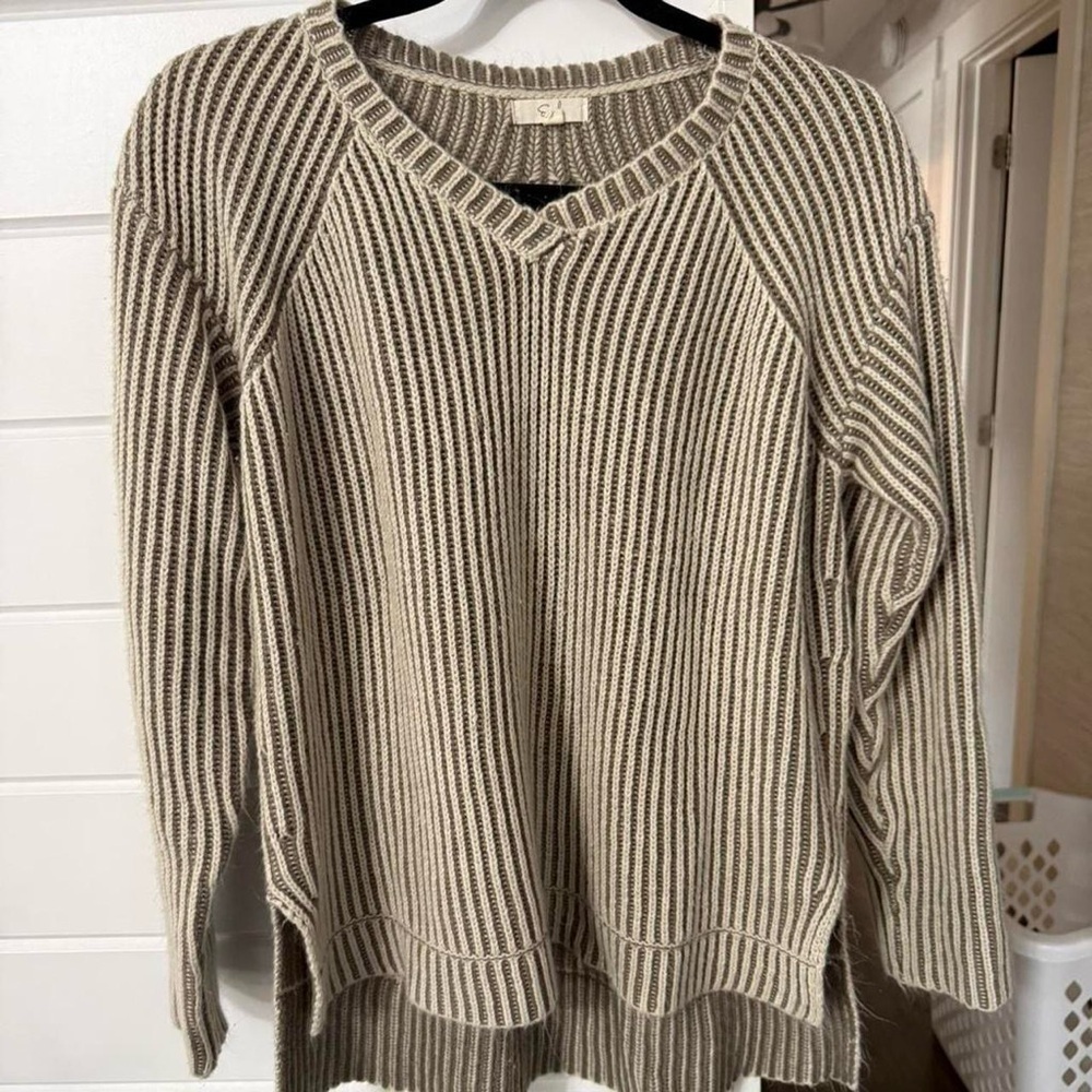 Easel Ribbed Beige Sweater